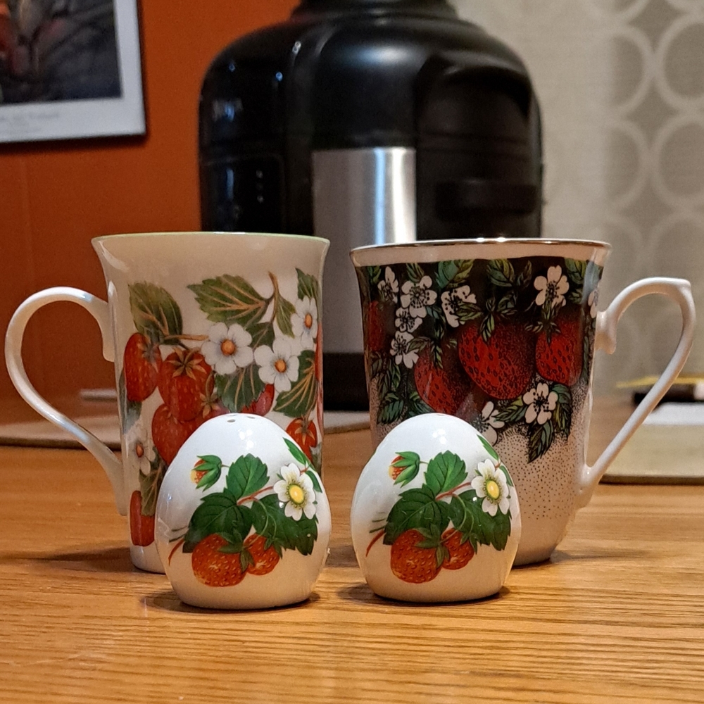 Strawberry China collection